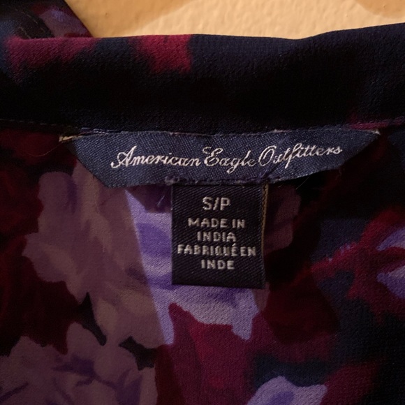 American Eagle Sheer Flower Blouse 🌸 - Picture 3 of 3